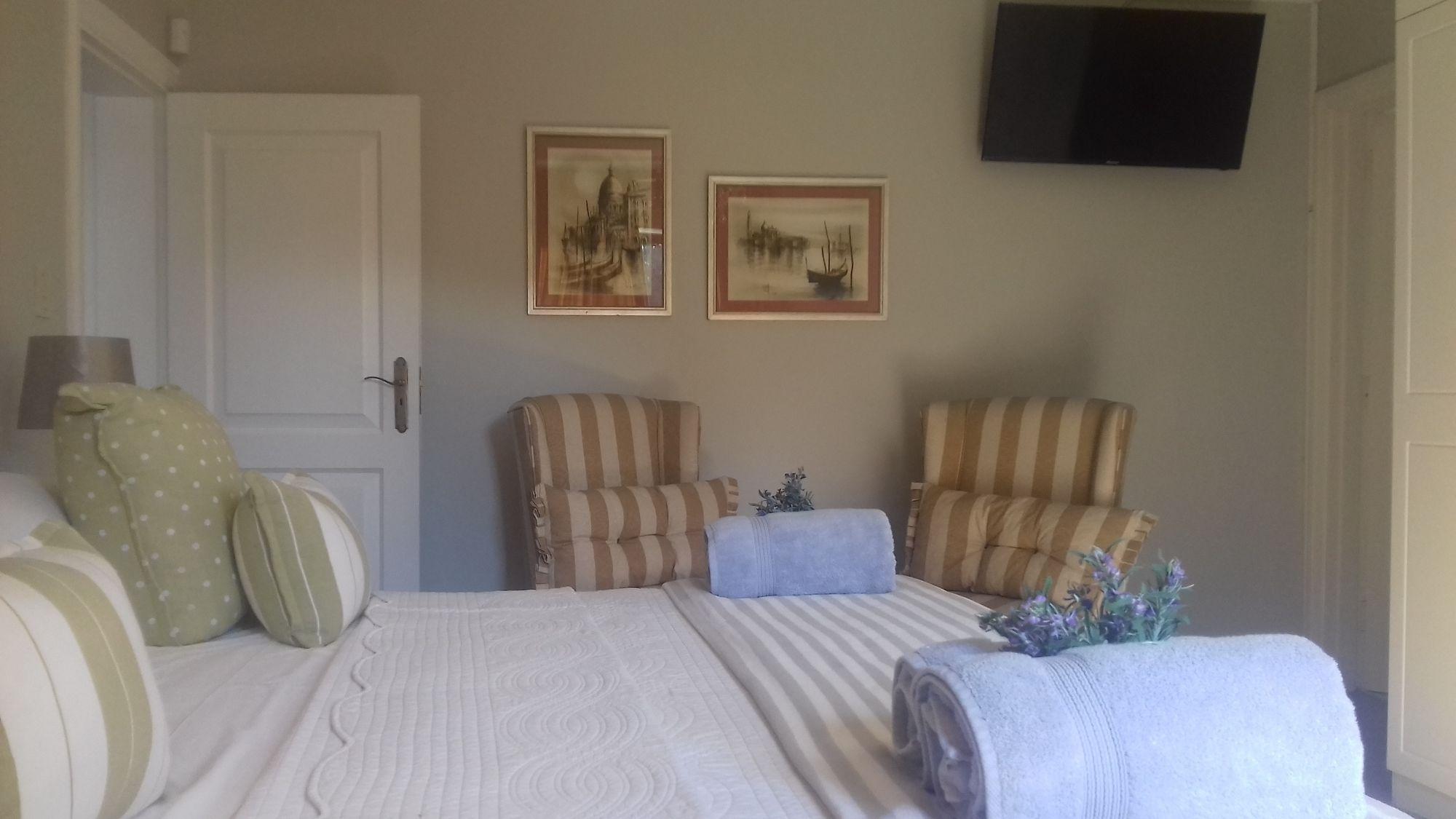 The Whale'S Tale Guesthouse Hermanus Exterior foto